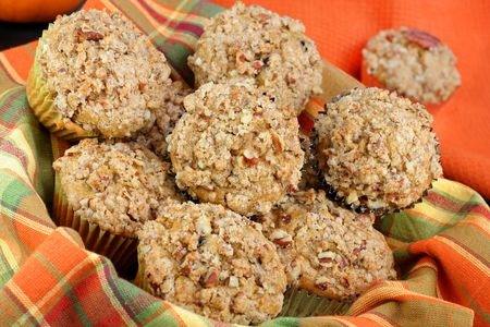 Pumpkin Cupcakes With Pecan Streusel Topping