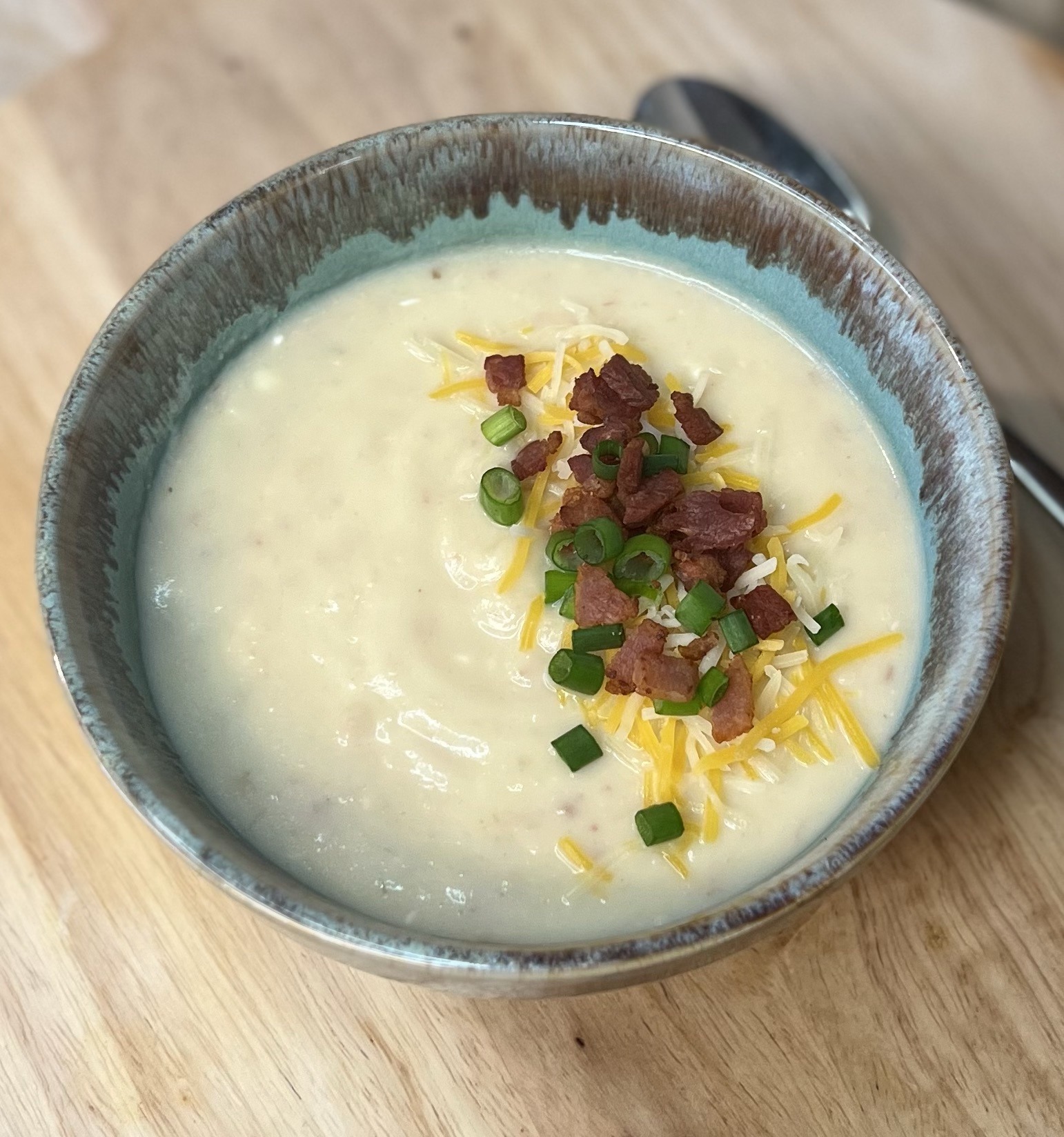 Instant Pot Creamy Bacon Cheddar Cauliflower Soup
